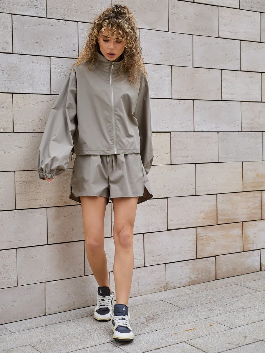 Damen lässiges Sport-Set mit winddichter Jacke und bequemen Shorts R&B