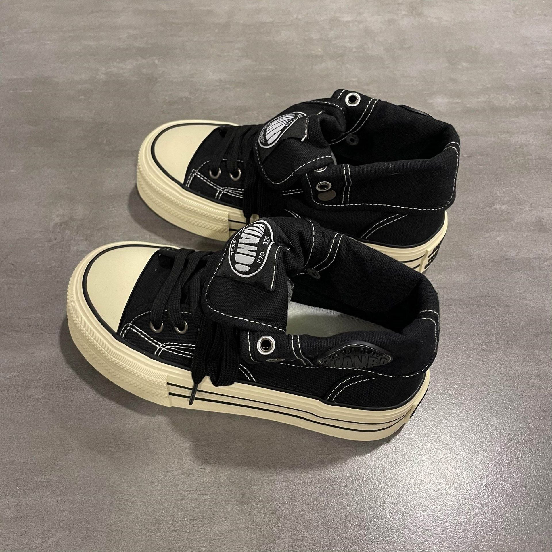 Damen High-Top Sneakers mit dicker Gummisohle und seitlichem Reißverschluss