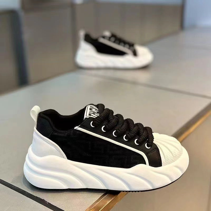 Damen Sportliche Sneaker mit texturierter Oberfläche und dämpfender Sohle R&B