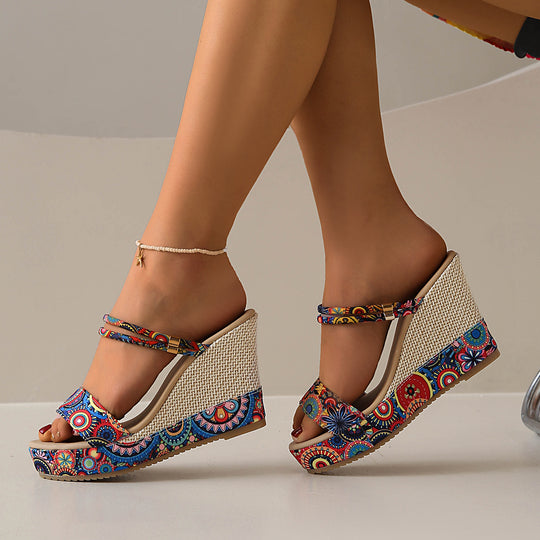 Damen Wedge-Pantoletten mit floralem Design und raffiniertem Riemen R&B