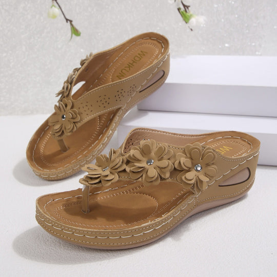 Damen Blumengezierte Zehentrenner-Sandalen mit ergonomischem Fußbett R&B