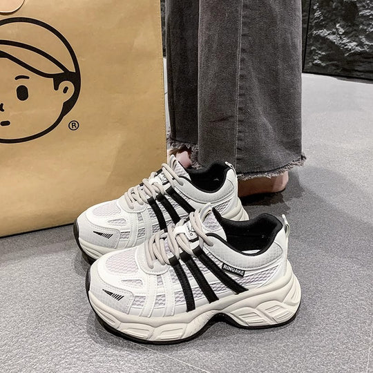 Damen Sportliche Sneakers mit atmungsaktiven Mesh-Einsätzen und stabiler Sohle R&B