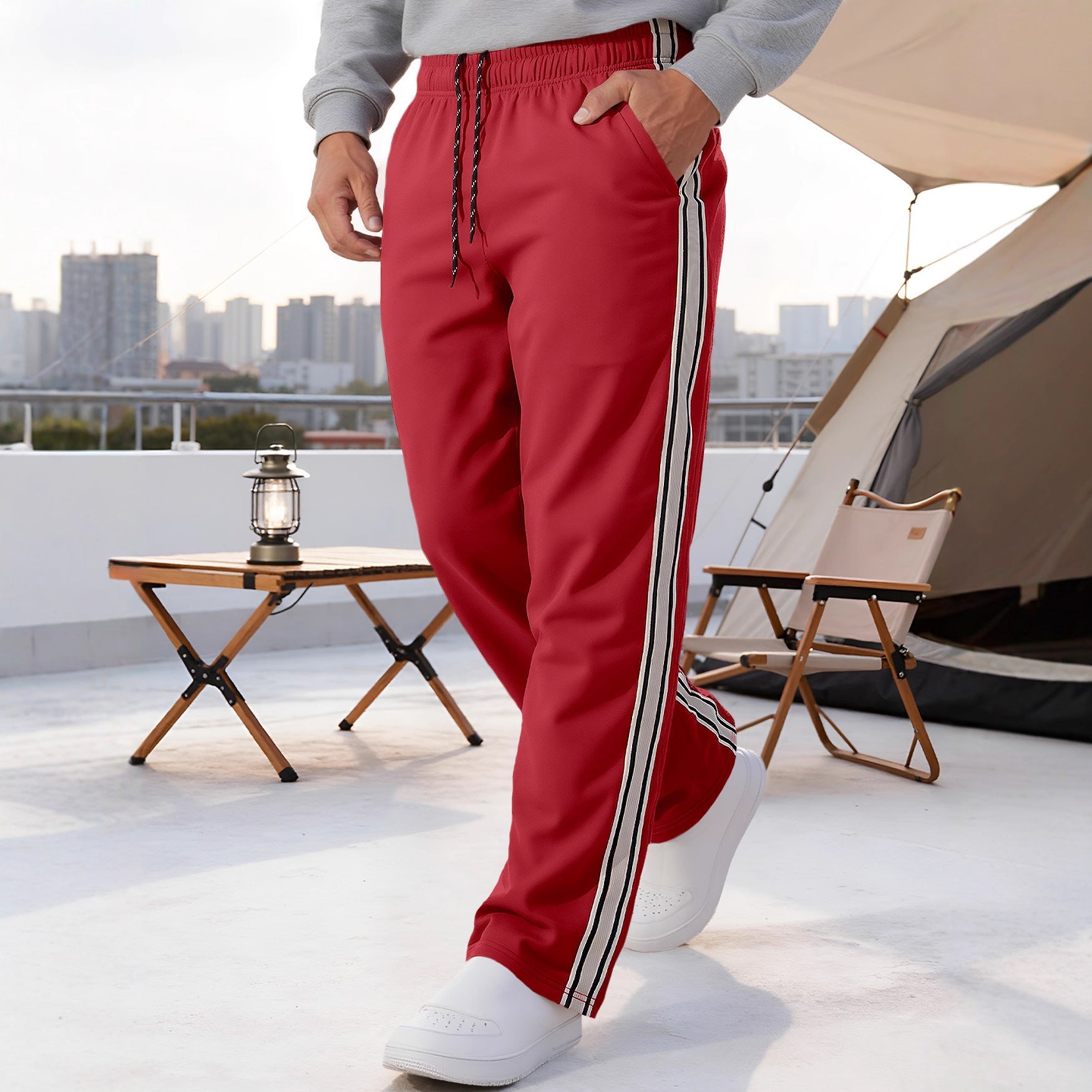Herren nan Retro-Trackhose mit schmal zulaufendem Bein elastischem Bund Tunnelzug und seitlichen Streifen R&B