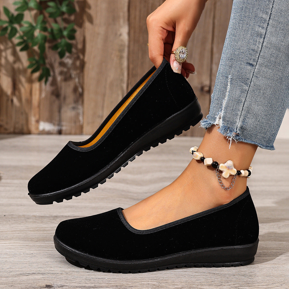 Damen Bequeme und elegante Slipper aus hochwertigem Samt R&B