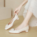 Damen Elegante Ballerinas mit modischem Schmuckdetail