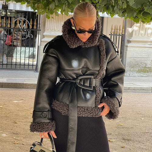 Damen Modische Kunstlederjacke mit kuscheligem Fellkragen und tailliertem Gürtel R&B
