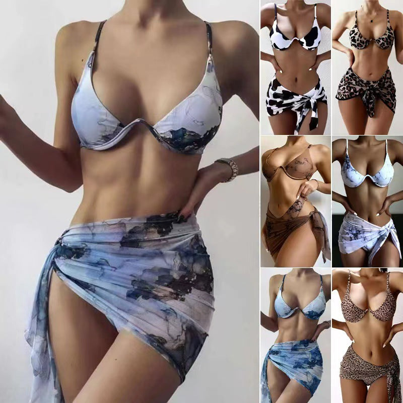 Damen Triangel-Bikini-Set mit asymmetrischem Wickelrock
