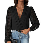 Damen Wickelbluse mit feinen Plissee-Details und transparenten Ärmeln R&B