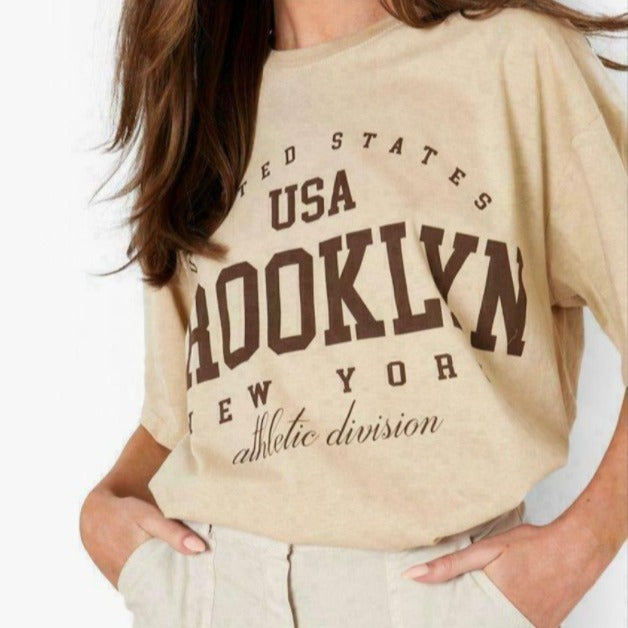 Damen Oversized T-Shirt mit sportlichem Brooklyn-Design und relaxed Fit R&B