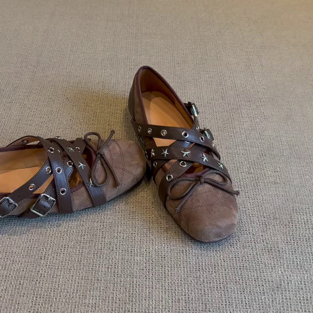 Damen Ballerinas mit modernem Schnürdesign und stilvollen Metallakzenten R&B
