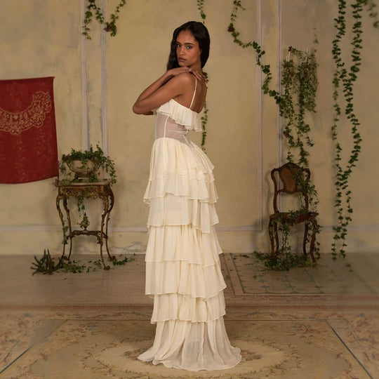 Damen Elegantes, schulterfreies Maxikleid mit fließenden Rüschen R&B