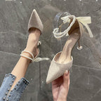 Damen schicke High Heels mit transparentem Riemen und zierlichem Perlenakzent R&B