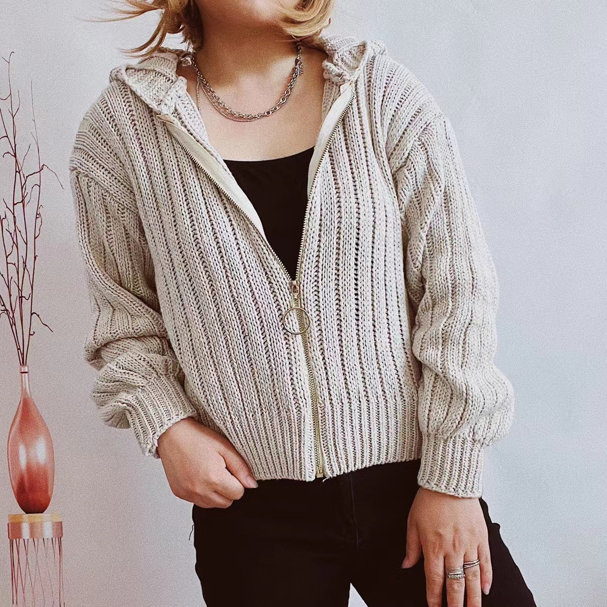 Damen Strickjacke mit auffälligem Reißverschluss und lässigem Schnitt R&B
