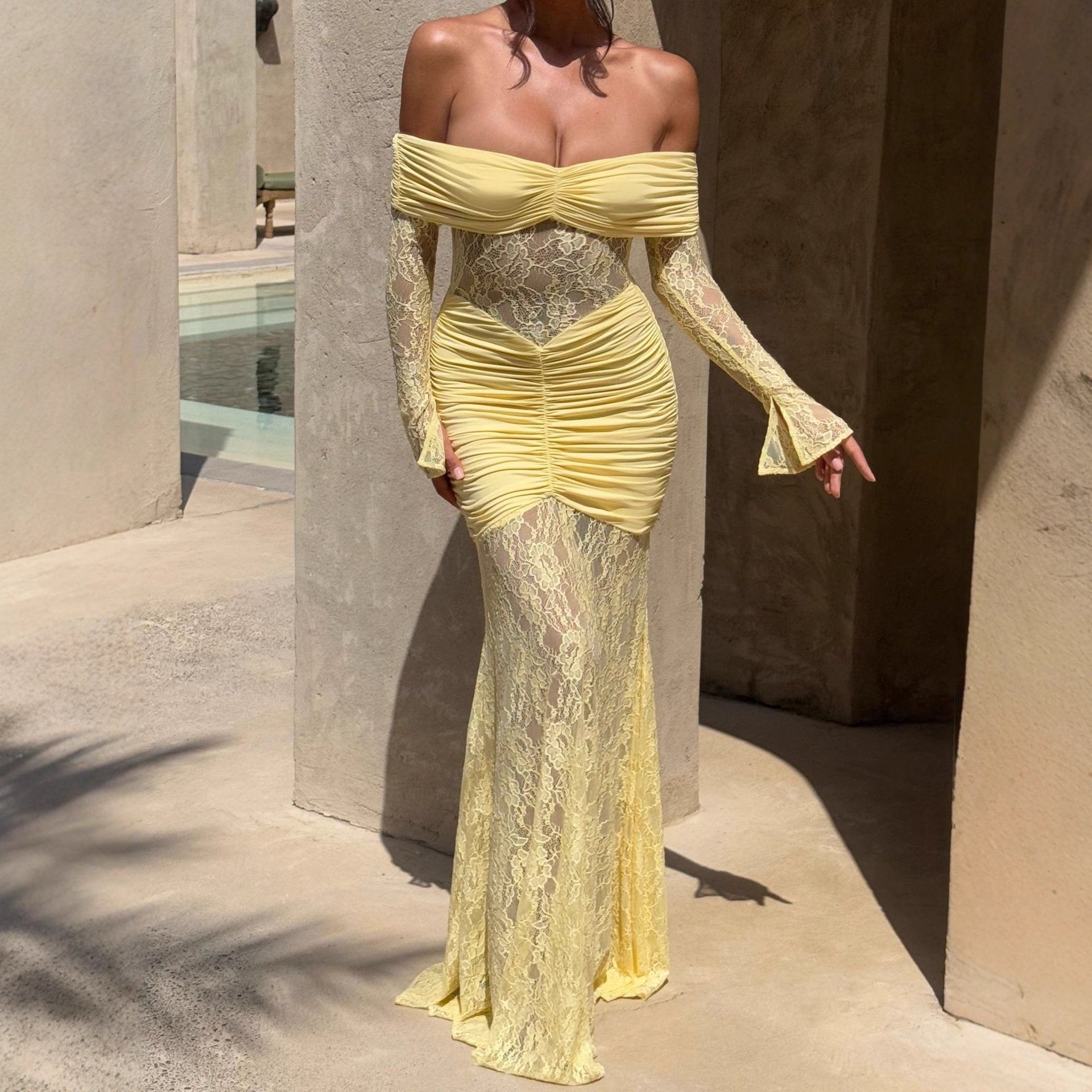 Damen Elegantes Spitzen-Maxikleid mit elegantem Off-Shoulder Design und Raffungen R&B