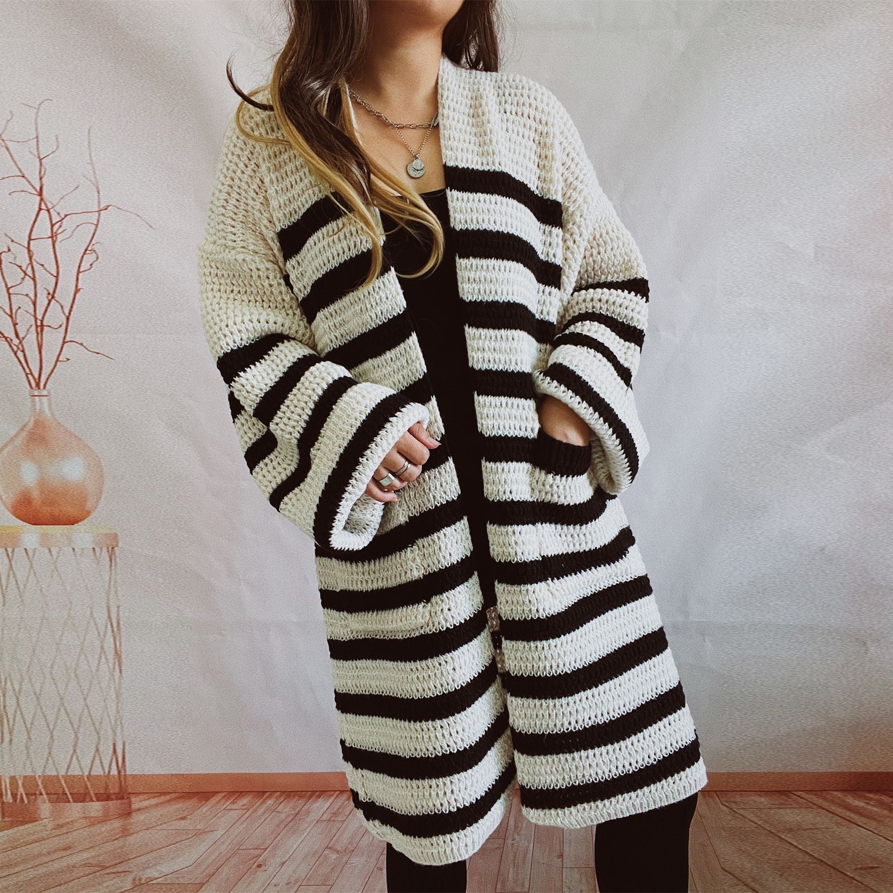 Damen lässige Strickjacke mit modernem Streifenmuster und offener Front R&B
