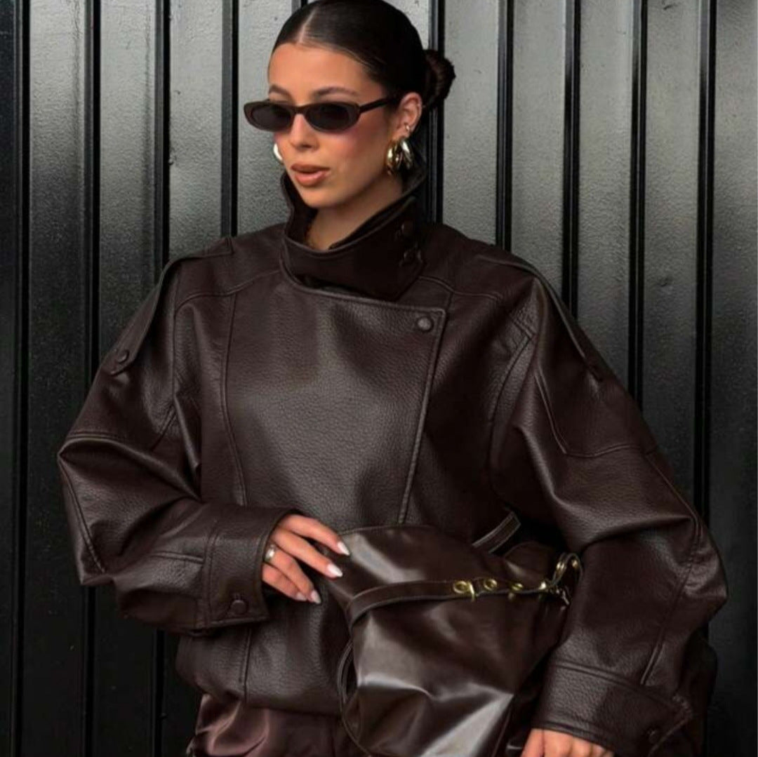Damen nan oversized Bikerjacke Kunstlederoptik mit hohem Stehkragen, asymmetrischer Druckknopffront, Schulterriegeln und elastischem Saum R&B