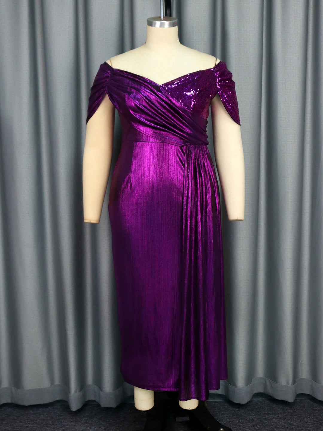 Damen glamouröses Abendkleid mit glänzendem Oberteil und eleganter Drapierung R&B