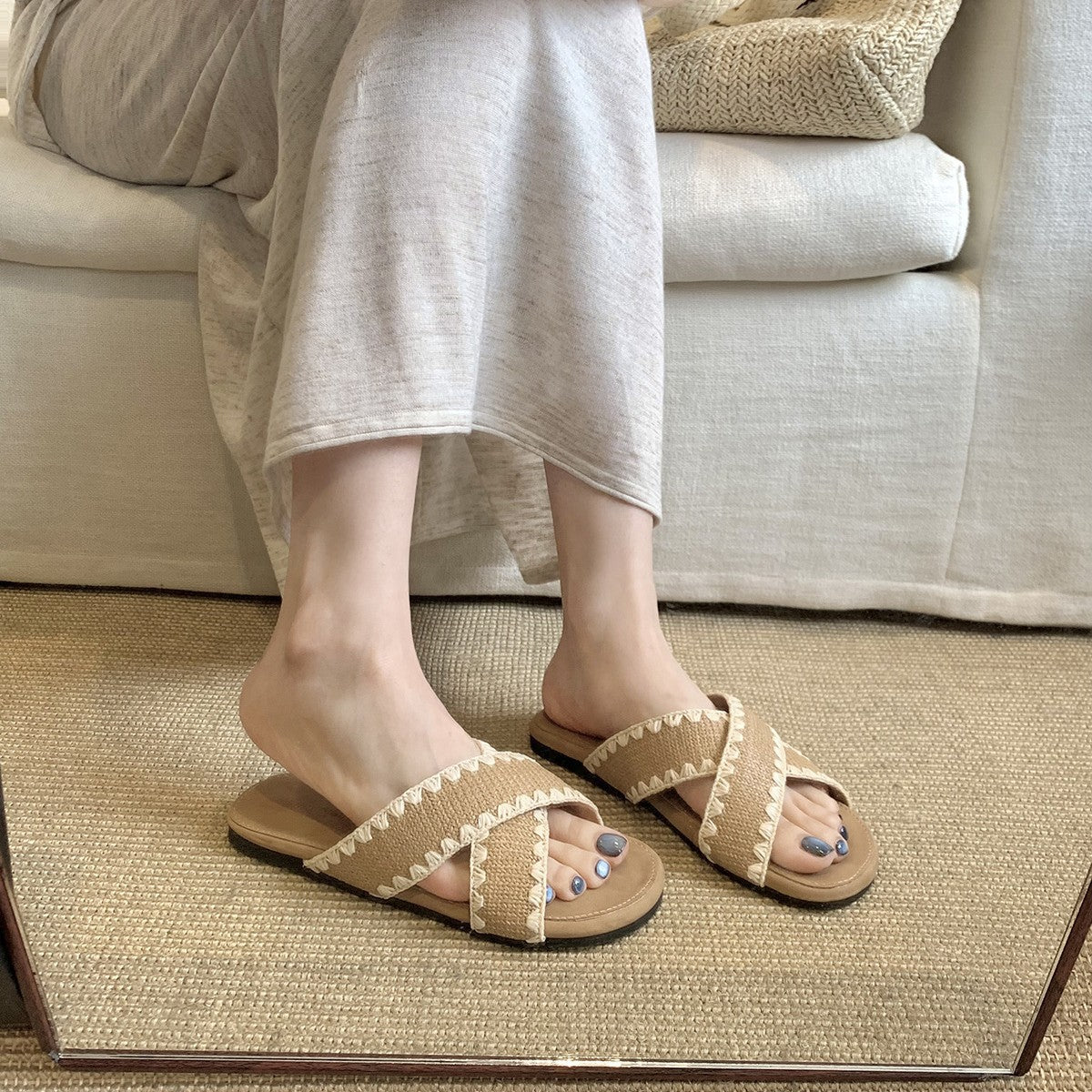 Damen Komfortable und stilvolle Zehentrenner-Sandalen mit raffinierter Faltentechnik R&B