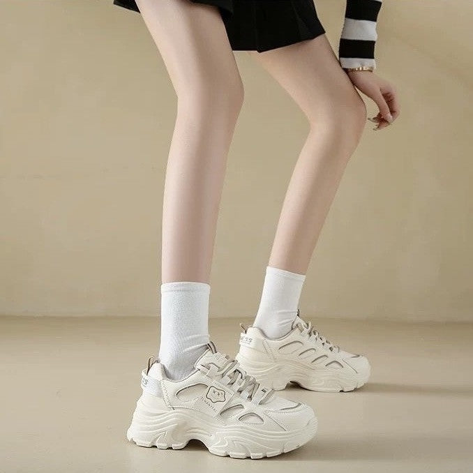 Damen Sportliche Chunky Sneakers mit atmungsaktiver Sohle und eleganten Designelementen