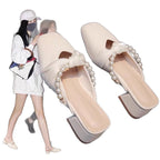 Damen Elegante Mules mit perlenverzierten Riemen und niedriger Blockabsatz