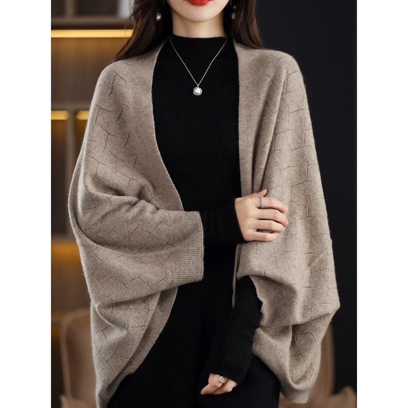 Damen Großer Strickponcho mit modernem Rautenmuster R&B