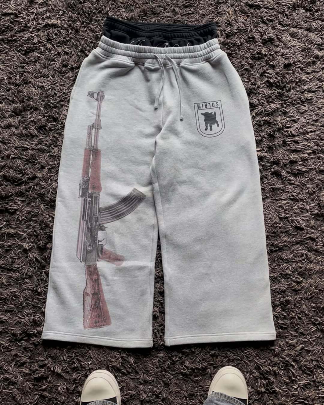 Herren Freizeithose mit einzigartigem Grafikdesign R&B