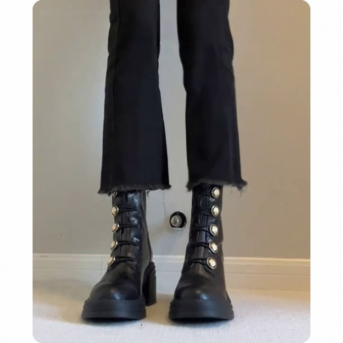 Damen Modische Ankle Boots mit dekorativen Knöpfen R&B