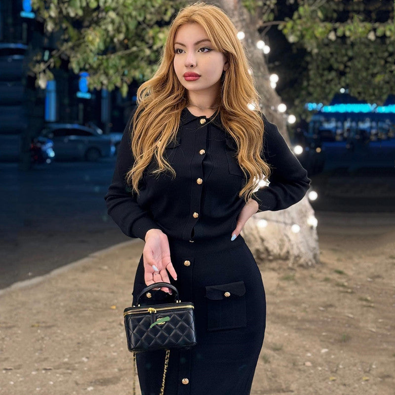 Damen strukturiertes Strickensemble mit dekorativen Taschen und Knopfleiste R&B