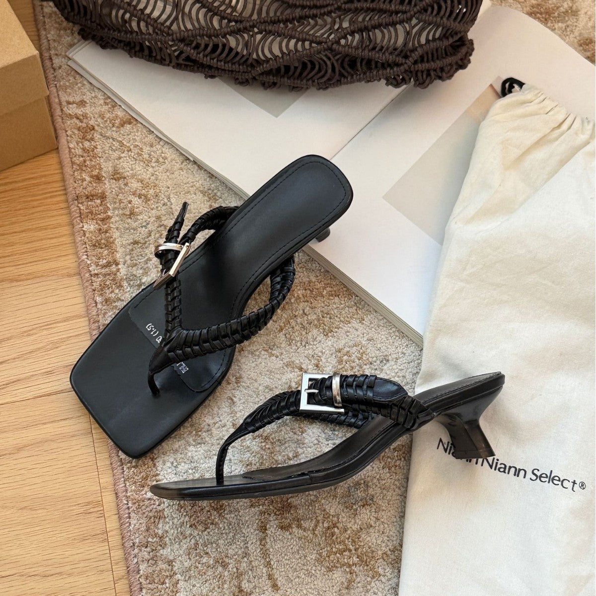 Damen Komfortable Sandalen mit geflochtenem Riemen und eleganter Schnalle