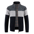 Herren Strickjacke mit modernem Zipper und stilvollem Karomuster