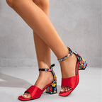 Damen Blockabsatz-Sandalen mit floralem Riemen und offenem Zehenbereich R&B