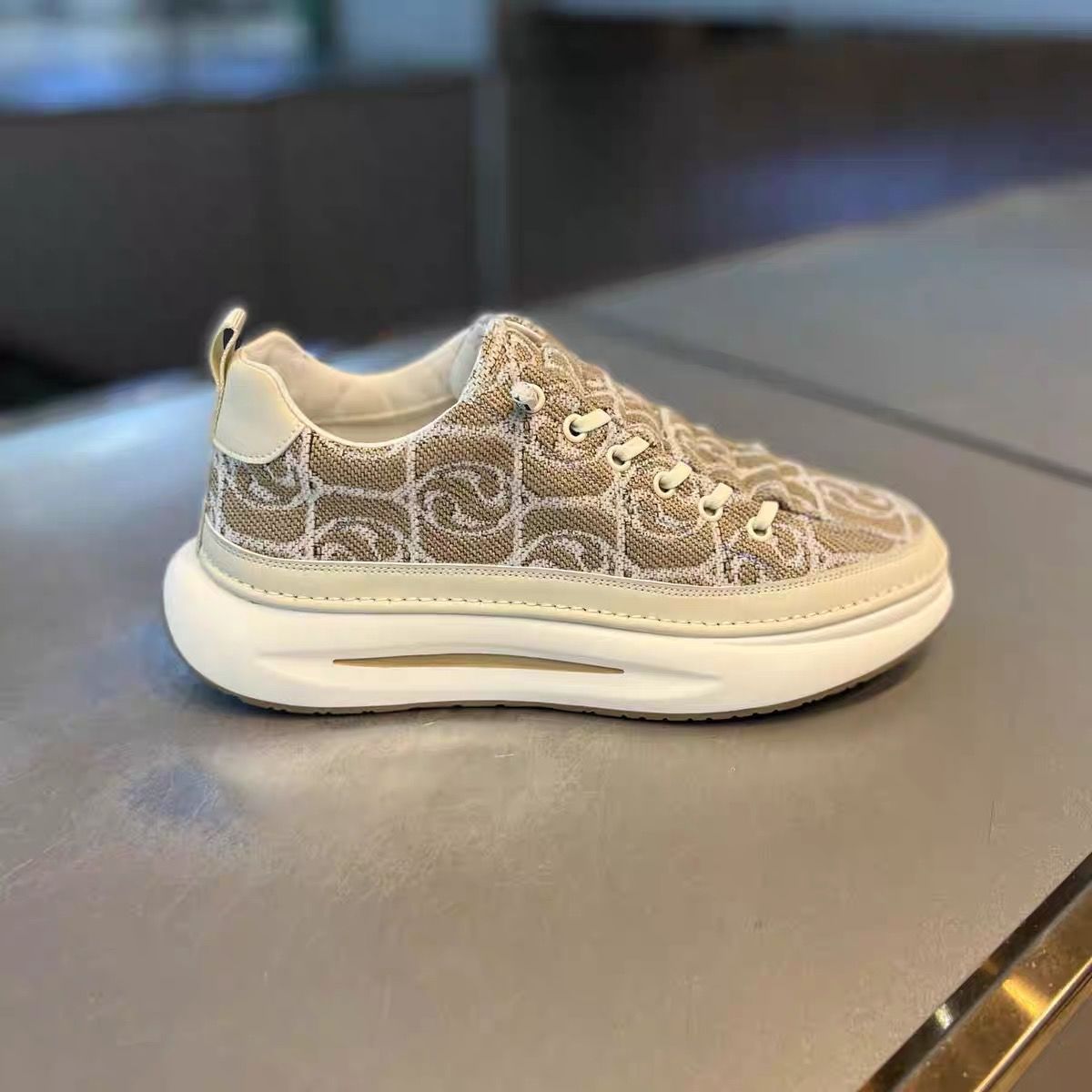 Damen Sneaker mit stilvollem Muster und gepolsterter Sohle R&B