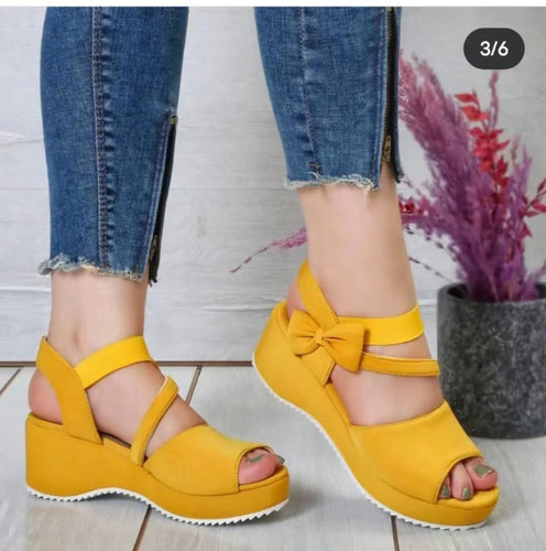 Damen Wedge-Sandalen mit dekorativem Schleifen-Detail und elastischem Riemen R&B