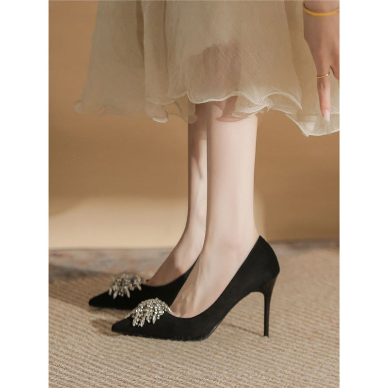 Damen elegante Pumps mit funkelnder Brosche R&B