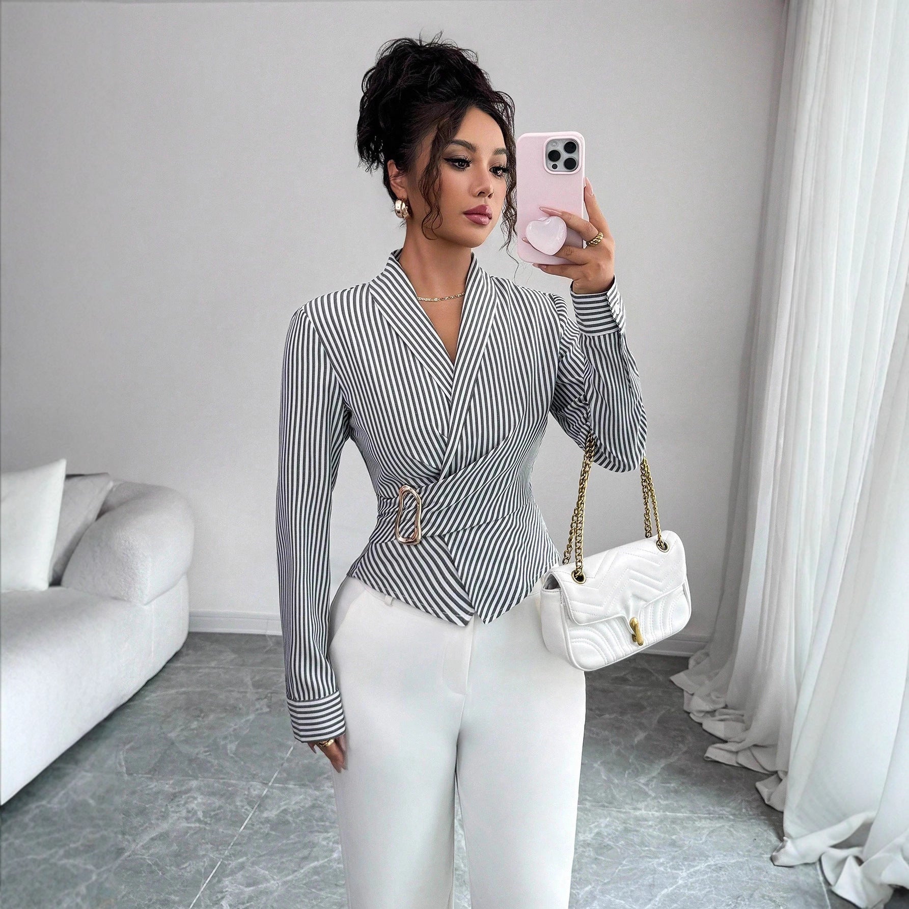 Damen nan taillierte Wickelbluse mit Reverskragen und dekorativer Metallschließe R&B