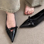 Damen spitze Pumps mit elegantem Schleifendetail und glänzender Oberfläche