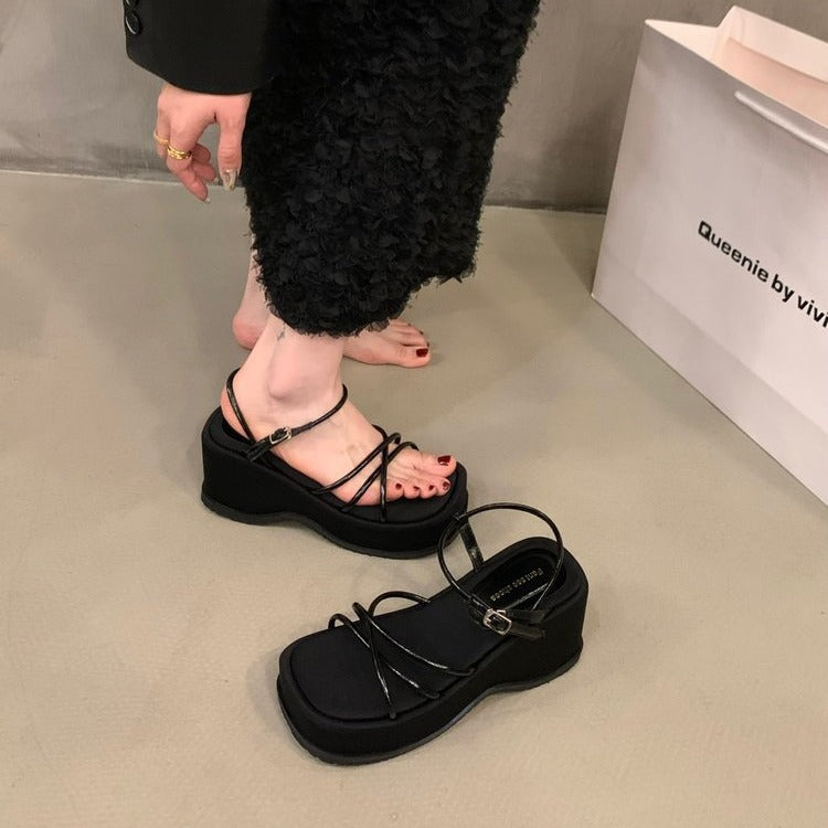 Damen Plattform-Sandalen mit verstellbarem Riemen und elegantem Metallic-Akzent R&B