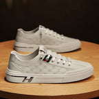 Damen Sneakers mit eleganter Logoprägung und dämpfender Laufsohle