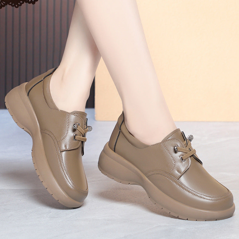 Damen Bequeme und stilvolle Sneaker mit ortopädischem Fußbett R&B
