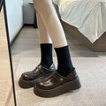 Damen modische Clogs mit stabilem Plateau und praktischen Riemen R&B