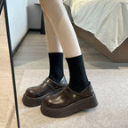 Damen modische Clogs mit stabilem Plateau und praktischen Riemen R&B