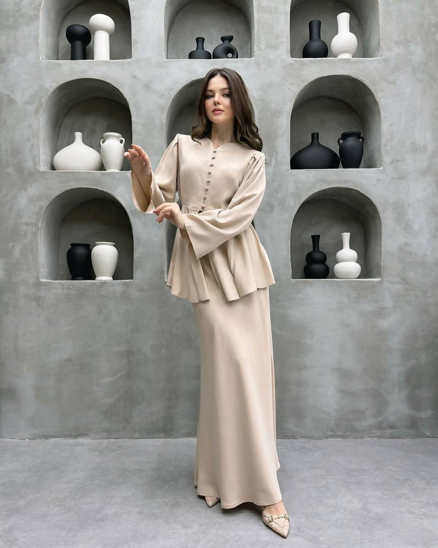 Damen Elegantes Kleid mit Rüschendetails und Knopfleiste R&B