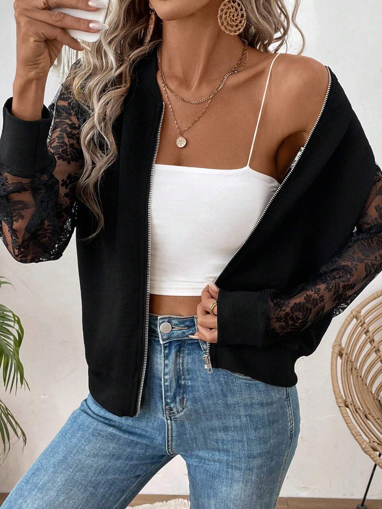 Damen nan leichte Bomberjacke mit floralen Spitzenärmeln und Reißverschluss R&B