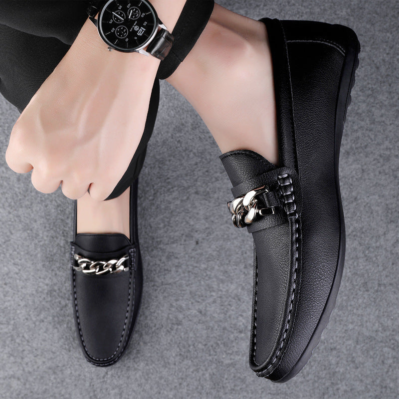 Damen Mokassins mit stilvollem Kettendetail