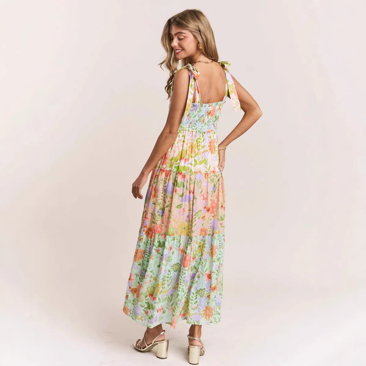 Damen Kleid mit verspieltem Floral-Design und Rüschenärmeln R&B