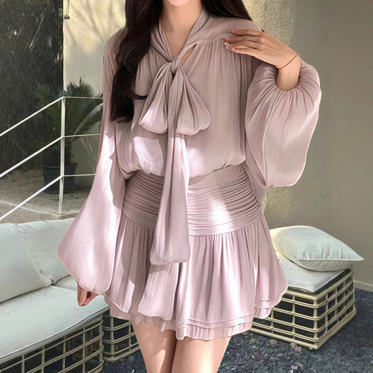 Damen Verspieltes Chiffon-Kleid mit schleifenverziertem Ausschnitt und weit geschnittenen Ärmeln R&B