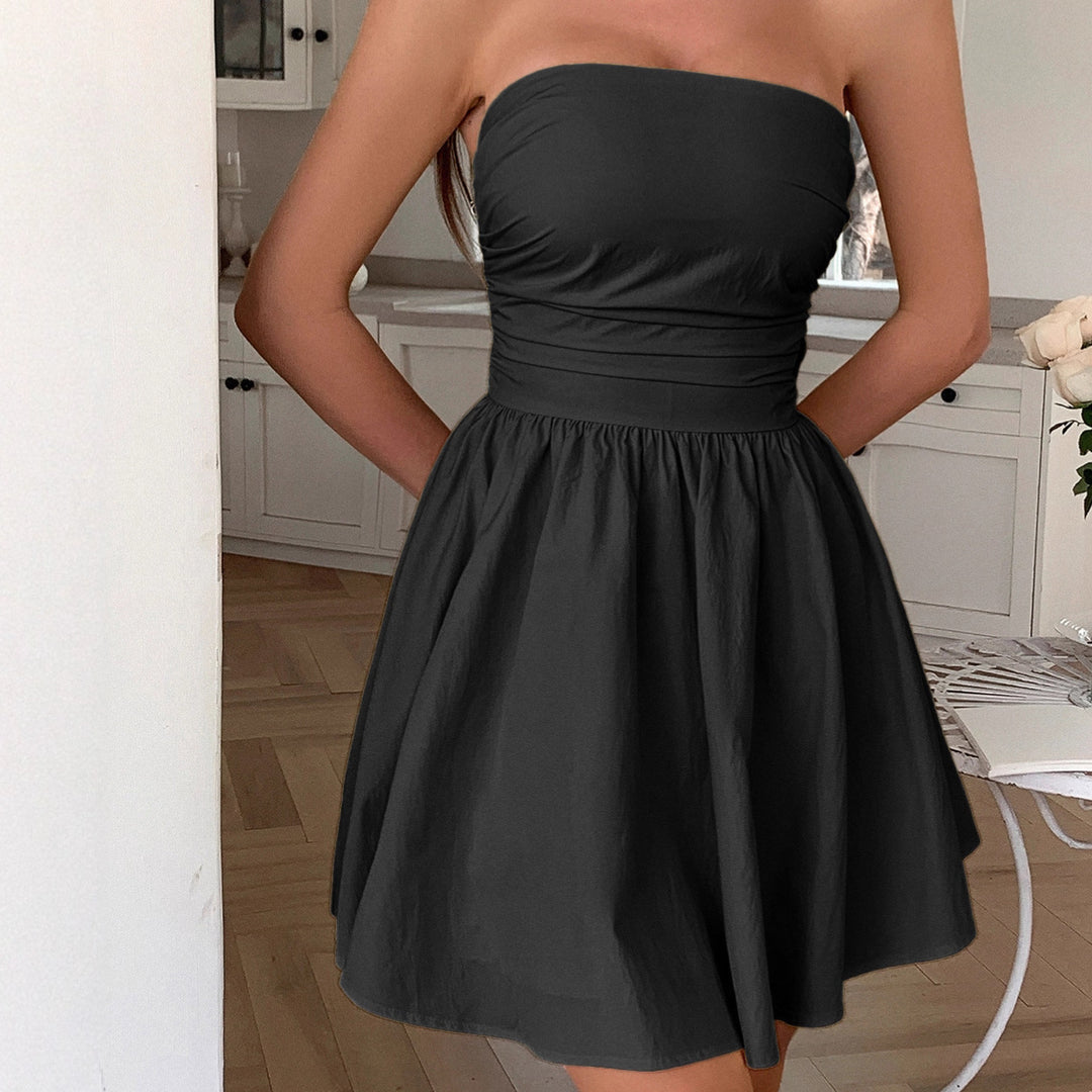 Damen Sommerliches Abschlusskleid mit schulterfreiem Design und fließendem Rock R&B