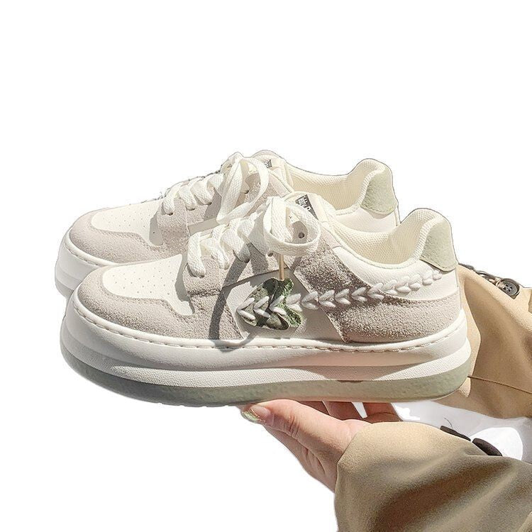 Damen Modische Sneakers mit elegantem Kragen und einzigartigen Design-Details R&B