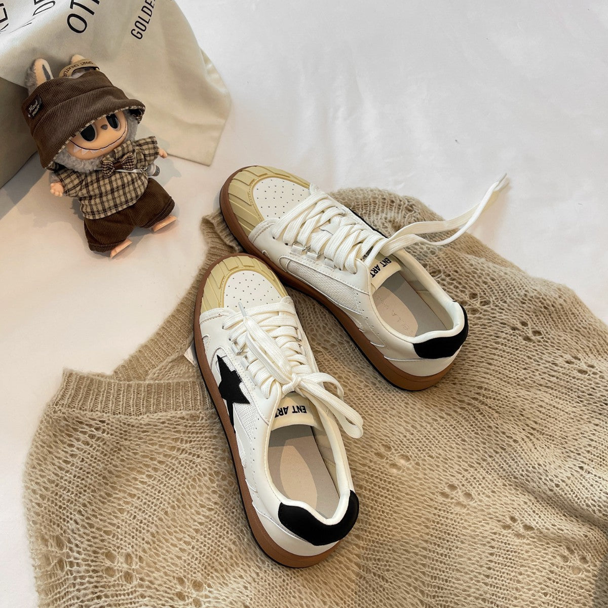 Damen modische Sneakers im Retro-Stil mit ergonomischer Dämpfung R&B