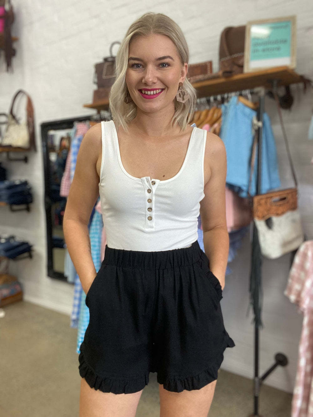 Damen Freizeitshorts mit Rüschendetails und praktischen Taschen R&B